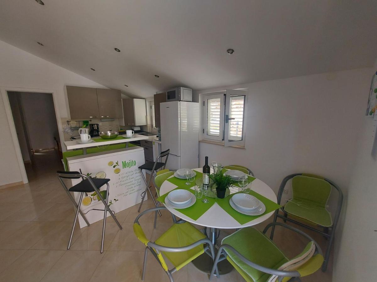 Apartman Marina Sa Parkingom イェルサ エクステリア 写真