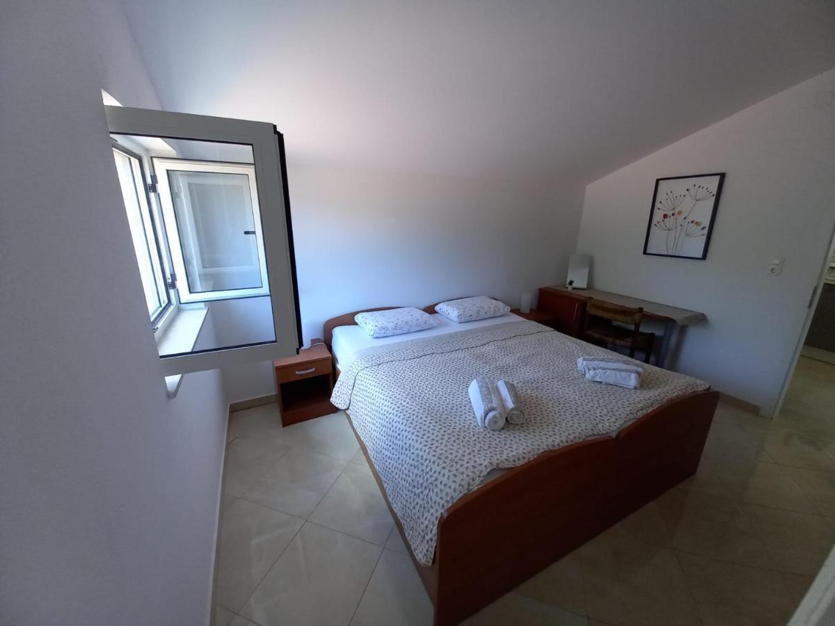 Apartman Marina Sa Parkingom イェルサ エクステリア 写真
