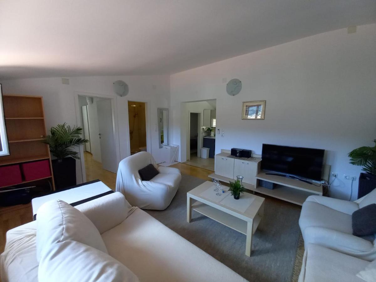 Apartman Marina Sa Parkingom イェルサ エクステリア 写真